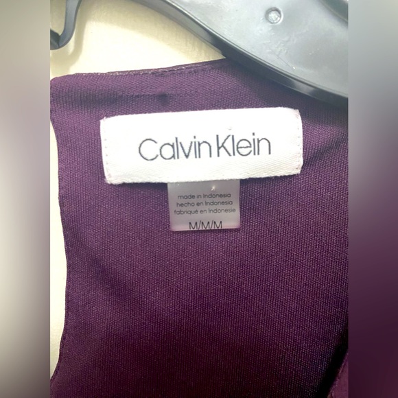 Calvin Klein pleated sleeveless blouse, burgundy, medium - Picture 4 of 4